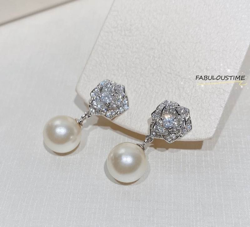 Piaget earring 07yxh01